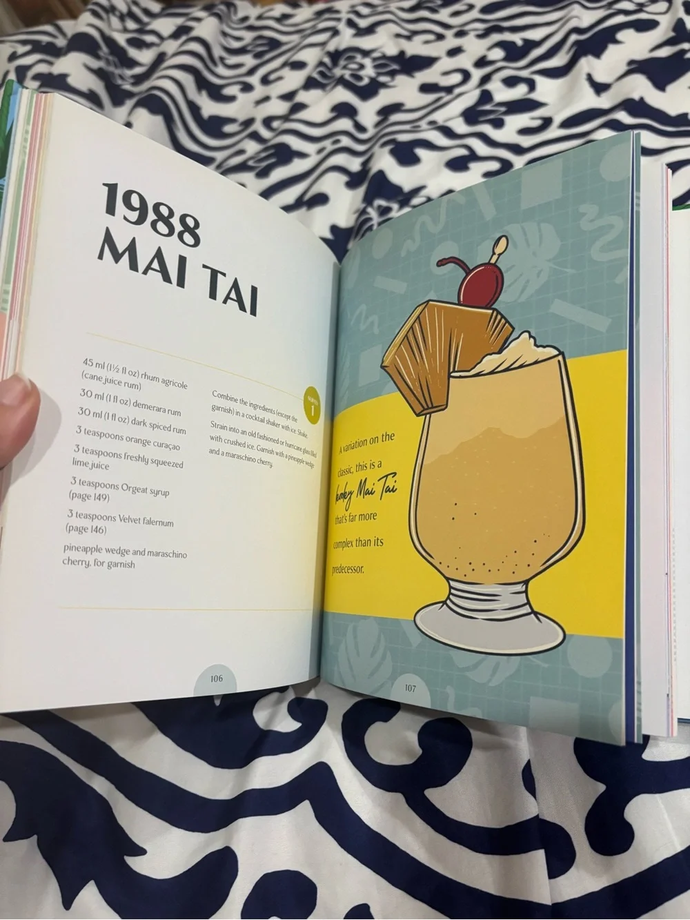 Golden Girls Drinks on the Lanai Hardcover Cocktail Mocktail Recipe Book HC